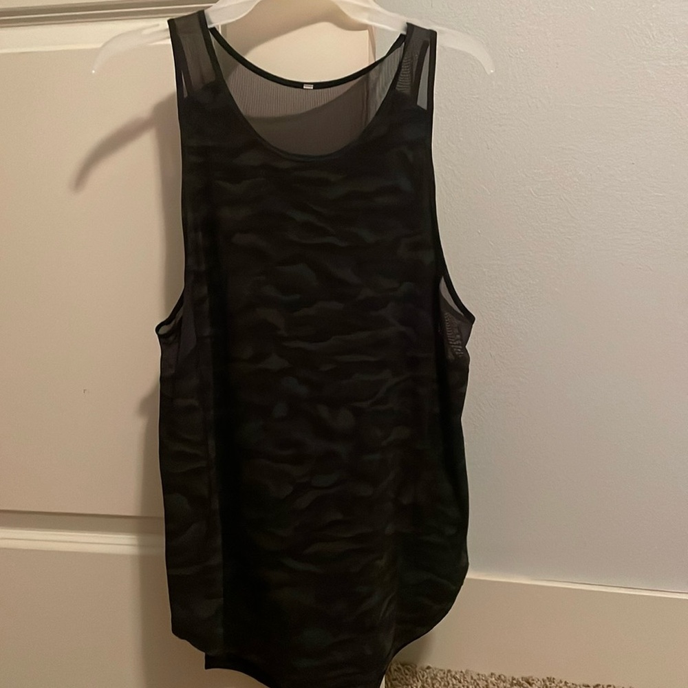 Lululemon black tank